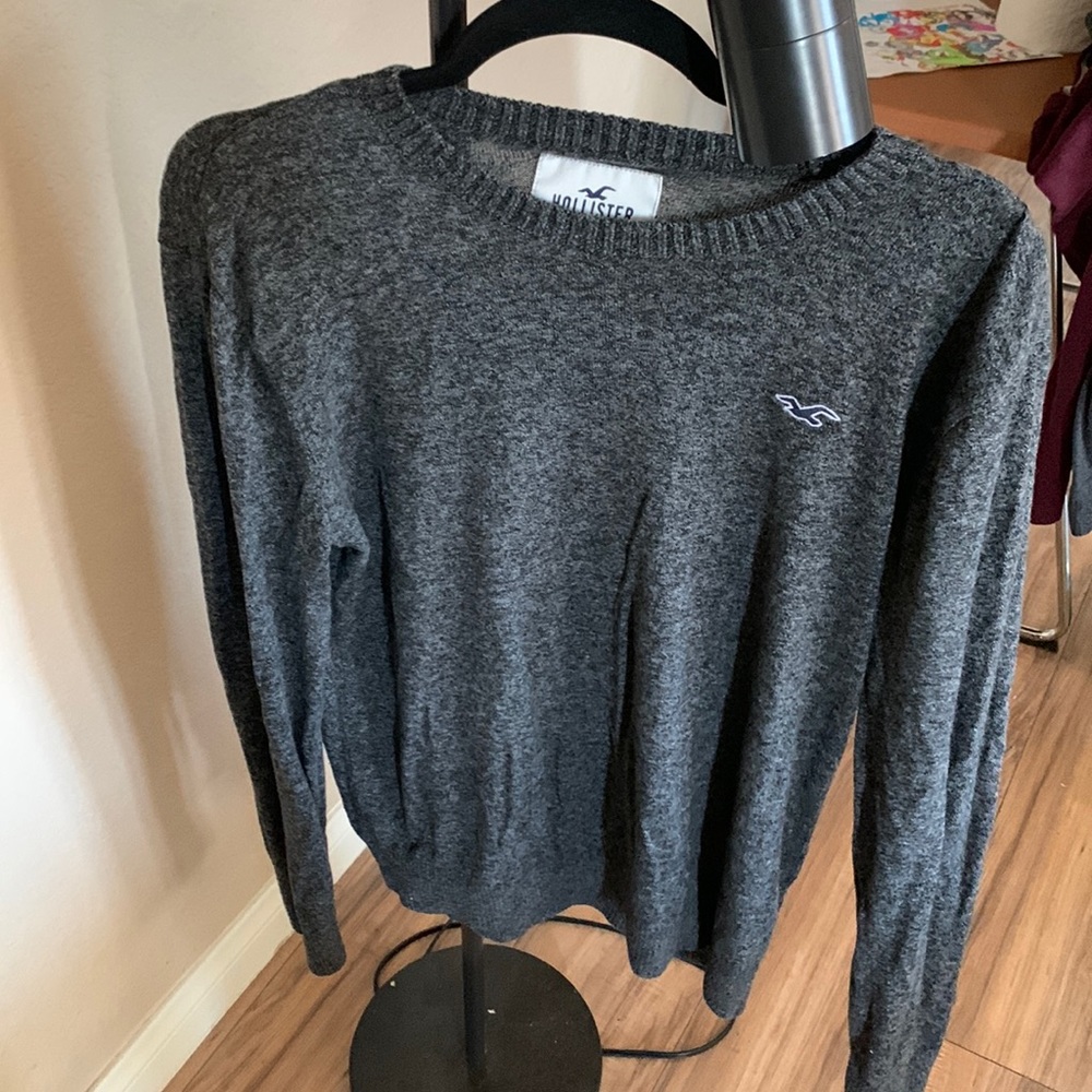 Hollister sweater